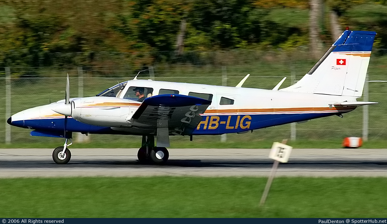 Photo of HB-LIG - Piper PA-34-200T Seneca II operated by Private