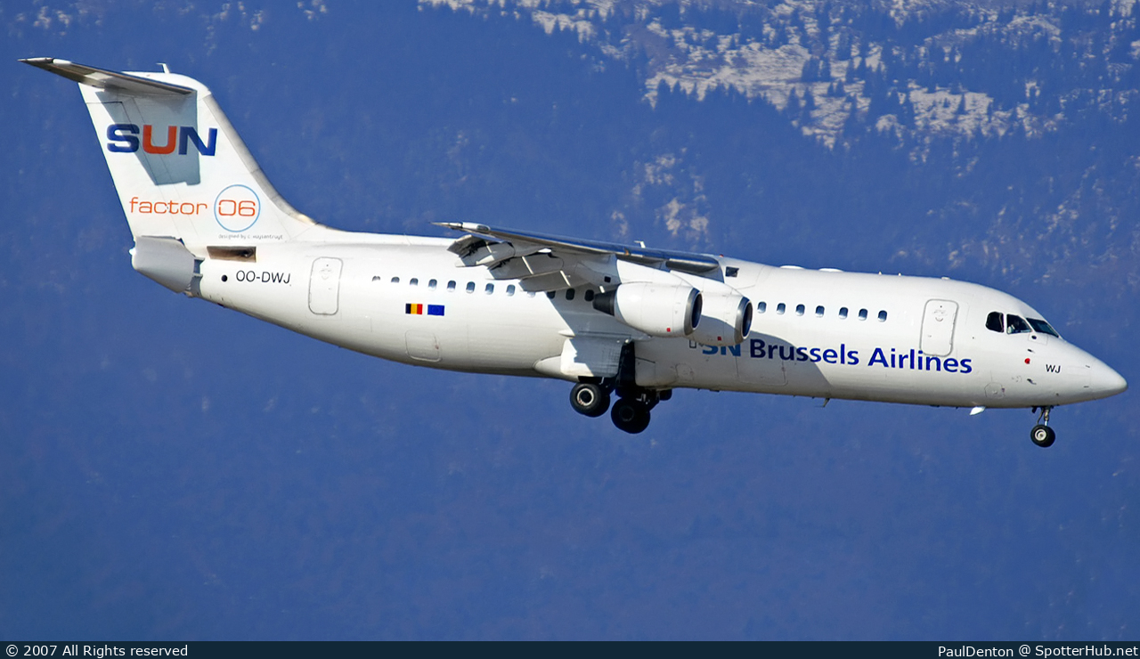Photo of OO-DWJ - British Aerospace Avro RJ100 operated by SN Brussels Airlines