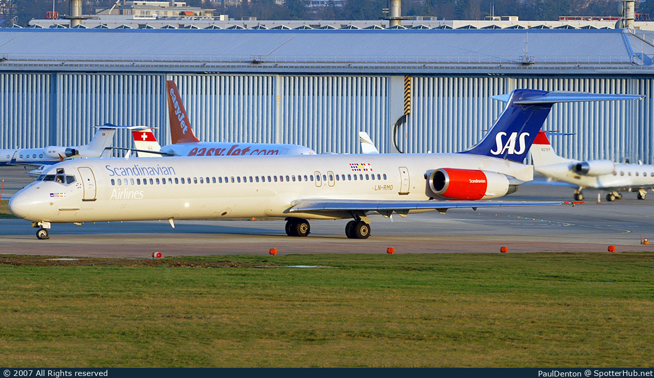 Photo of LN-RMO - McDonnell Douglas MD-82 operated by SAS Scandinavian Airlines