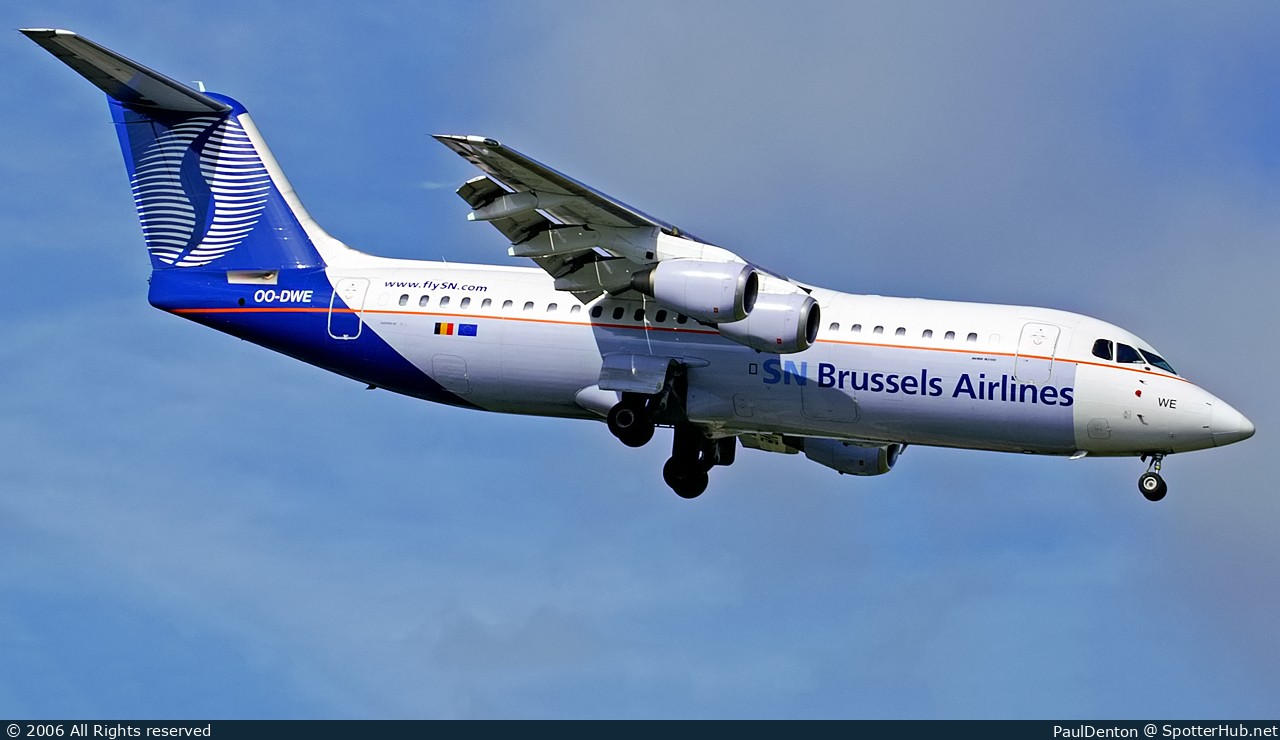 Photo of OO-DWE - British Aerospace Avro RJ100 operated by SN Brussels Airlines