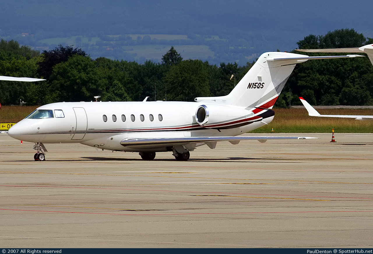 Photo of N15QS - Hawker Beechcraft 4000 operated by NetJets