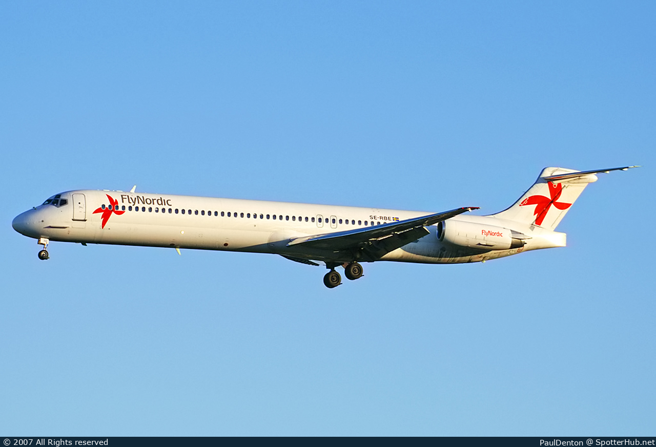Photo of SE-RBE - McDonnell Douglas MD-82 operated by FlyNordic