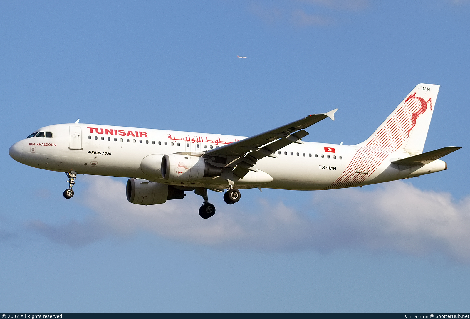 Photo of TS-IMN - Airbus A320-211 operated by Tunisair