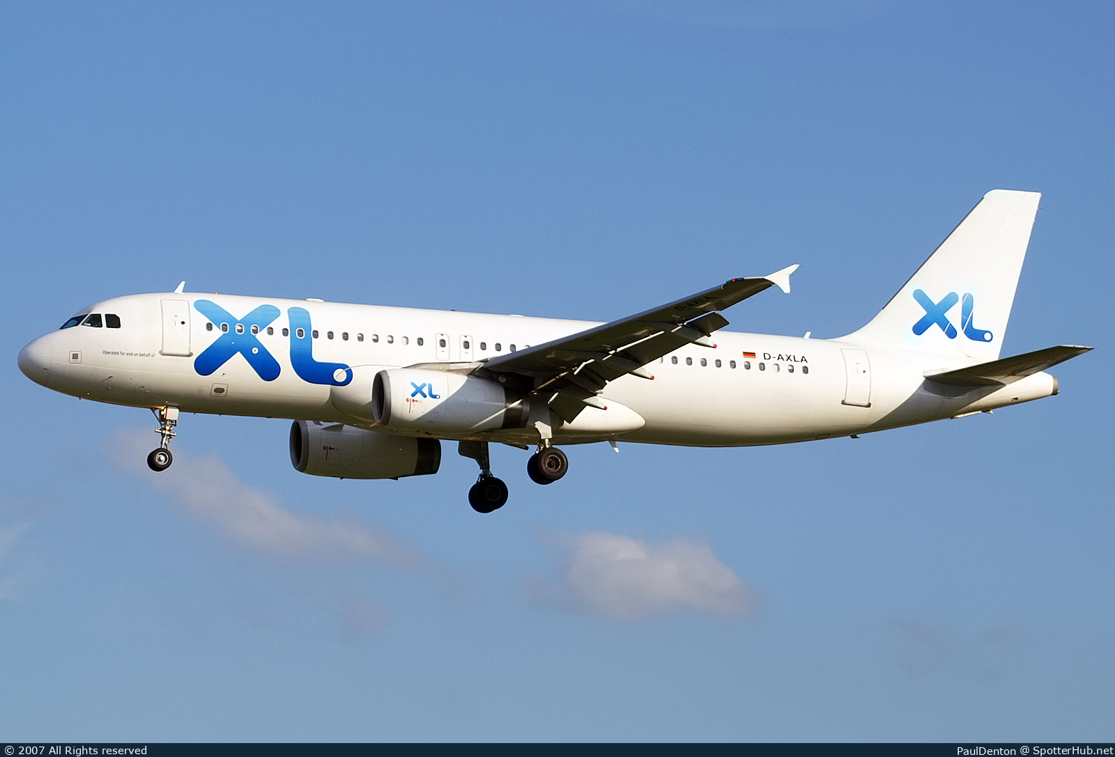 Photo of D-AXLA - Airbus A320-232 operated by XL Airways Germany