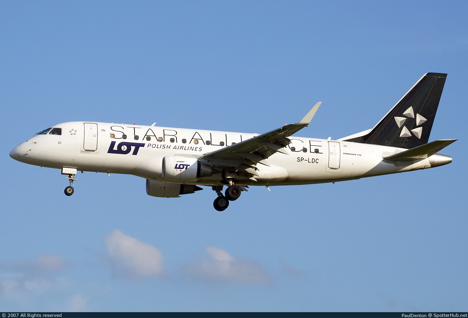 Photo of SP-LDC - Embraer ERJ-170STD operated by LOT Polish Airlines