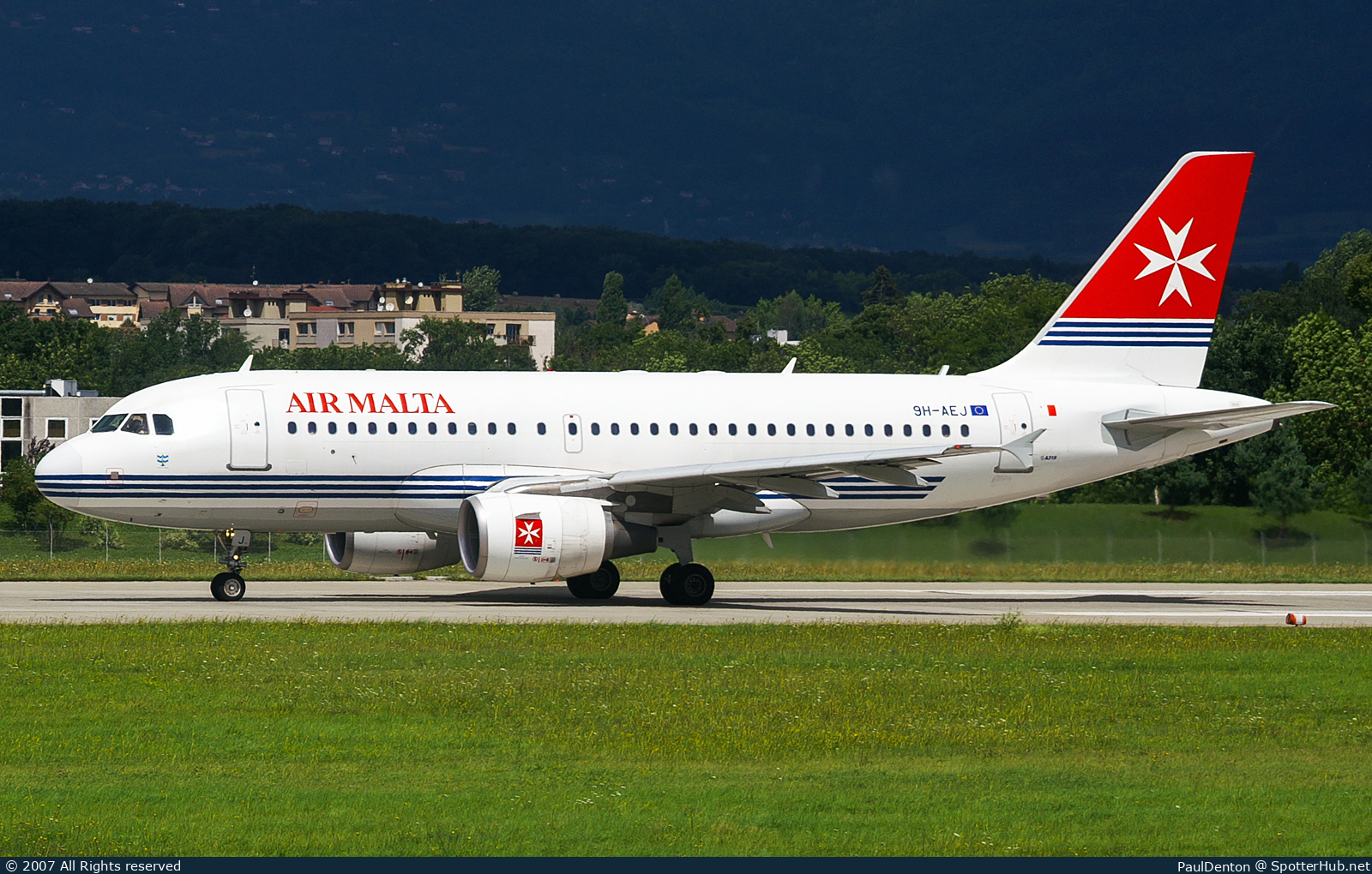 Photo of 9H-AEJ - Airbus A319-112 operated by Air Malta