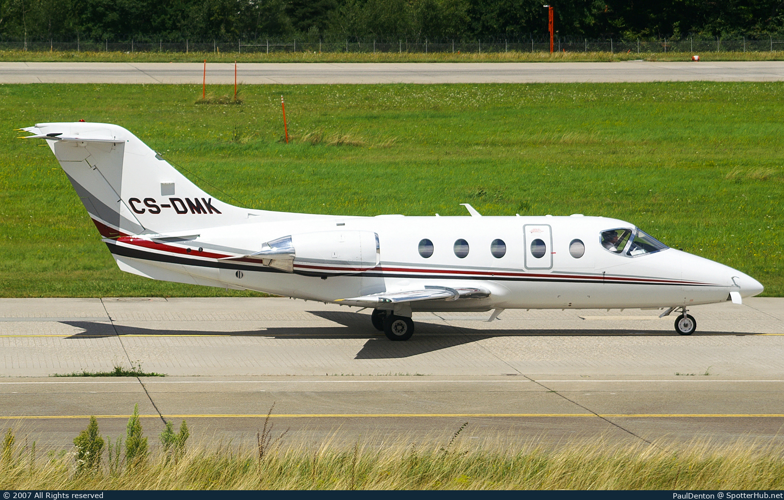 Photo of CS-DMK - Hawker Beechcraft 400A operated by NetJets Europe