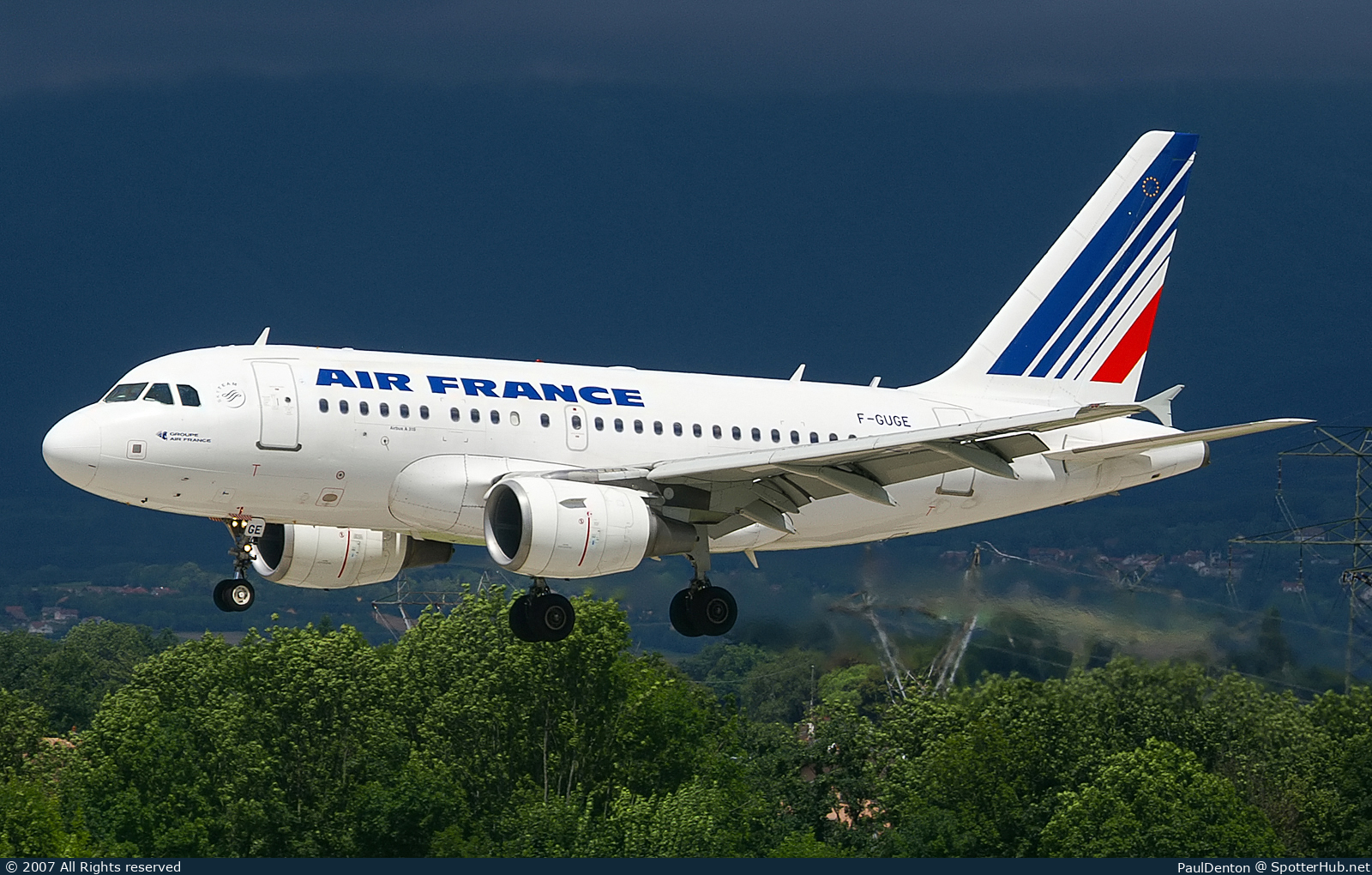 Photo of F-GUGE - Airbus A318-111 operated by Air France