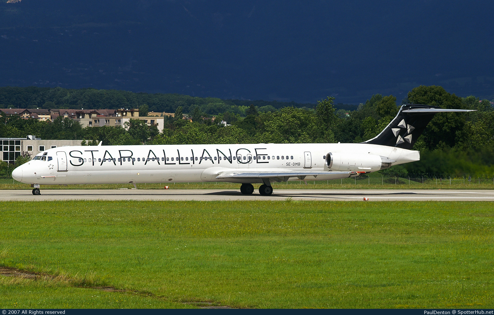 Photo of SE-DMB - McDonnell Douglas MD-82 operated by SAS Scandinavian Airlines