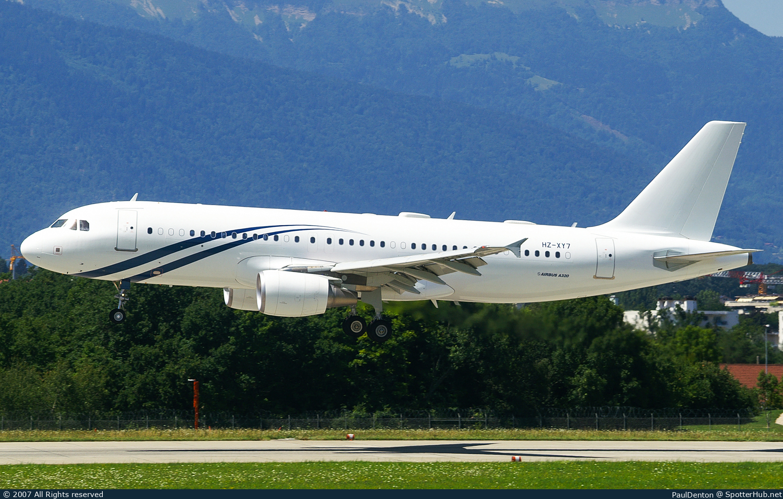 Photo of HZ-XY7 - Airbus A320-214 operated by Aviation Link Company