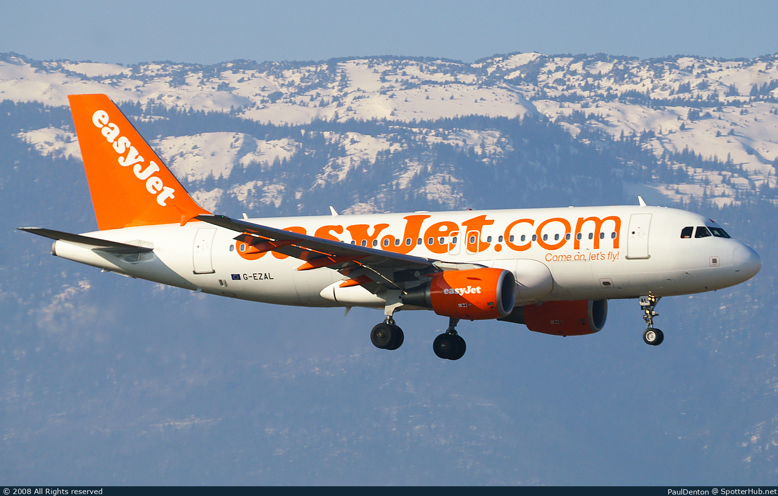 Photo of G-EZAL - Airbus A319-111 operated by easyJet