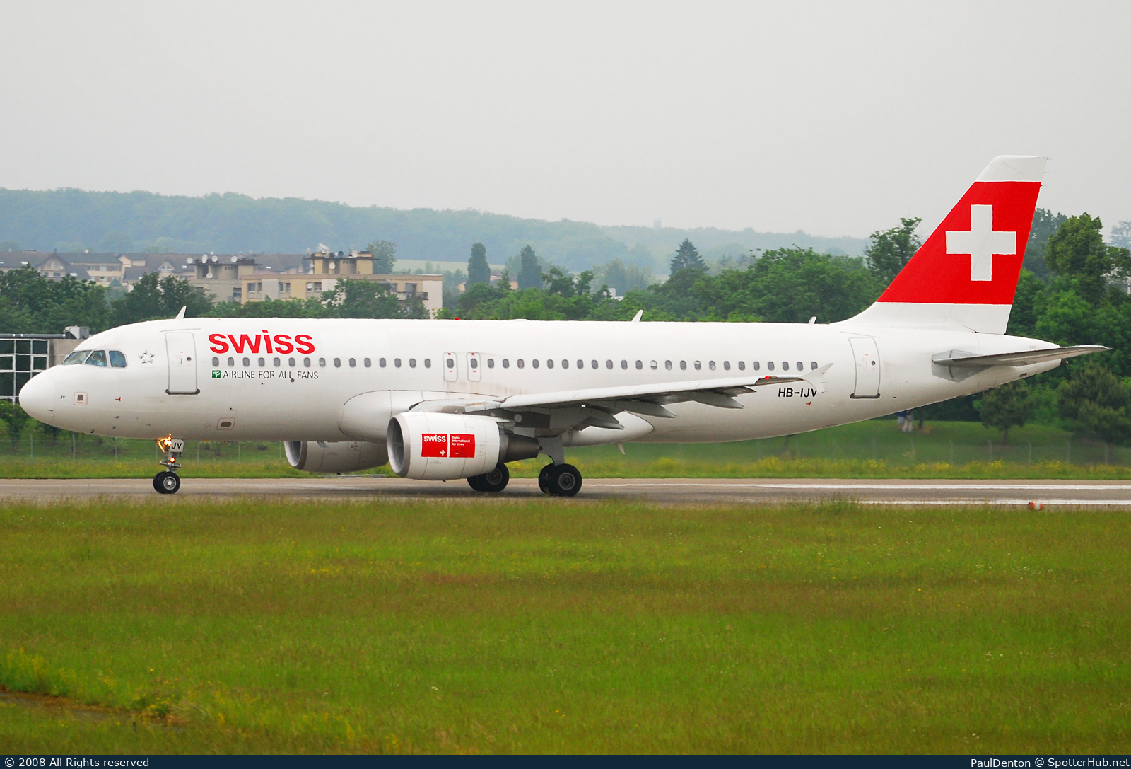 Photo of HB-IJV - Airbus A320-214 operated by Swiss International Air Lines