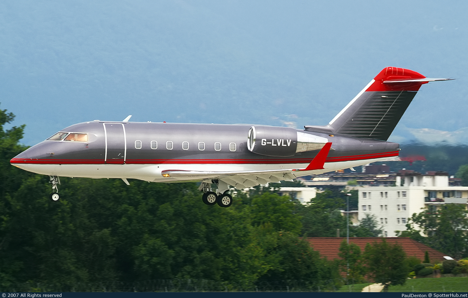 Photo of G-LVLV - Bombardier Challenger 604 operated by Gama Aviation UK