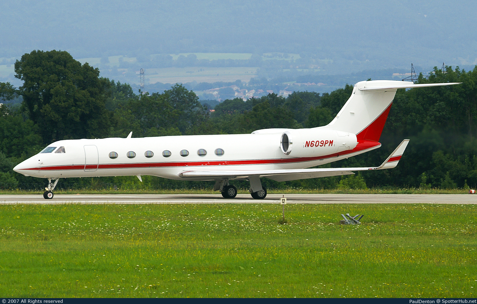 Photo of N609PM - Gulfstream GV-SP (G550) operated by Altria Corporate Services