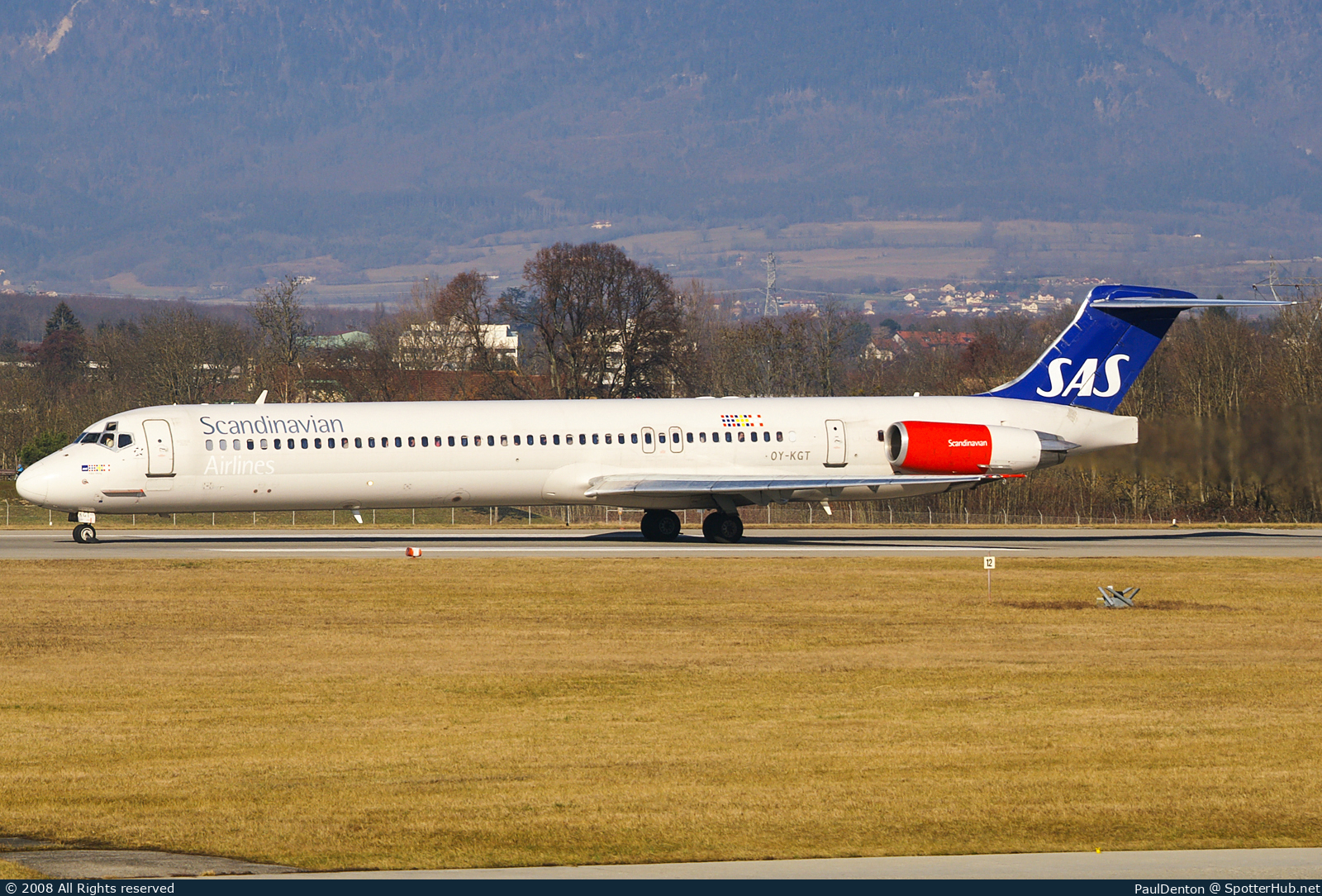 Photo of OY-KGT - McDonnell Douglas MD-82 operated by SAS Scandinavian Airlines