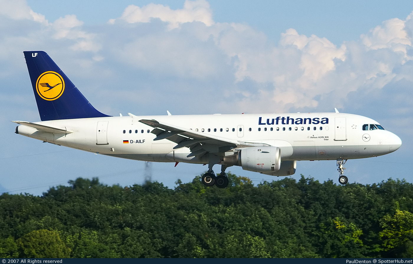 Photo of D-AILF - Airbus A319-114 operated by Lufthansa