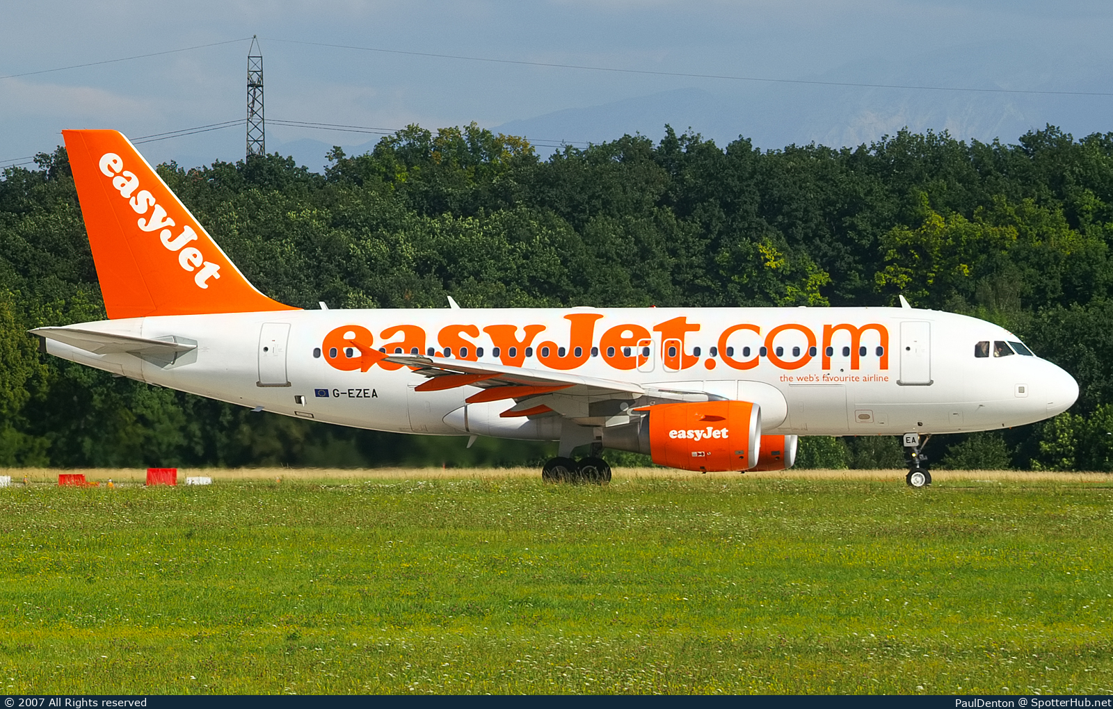 Photo of G-EZEA - Airbus A319-111 operated by easyJet