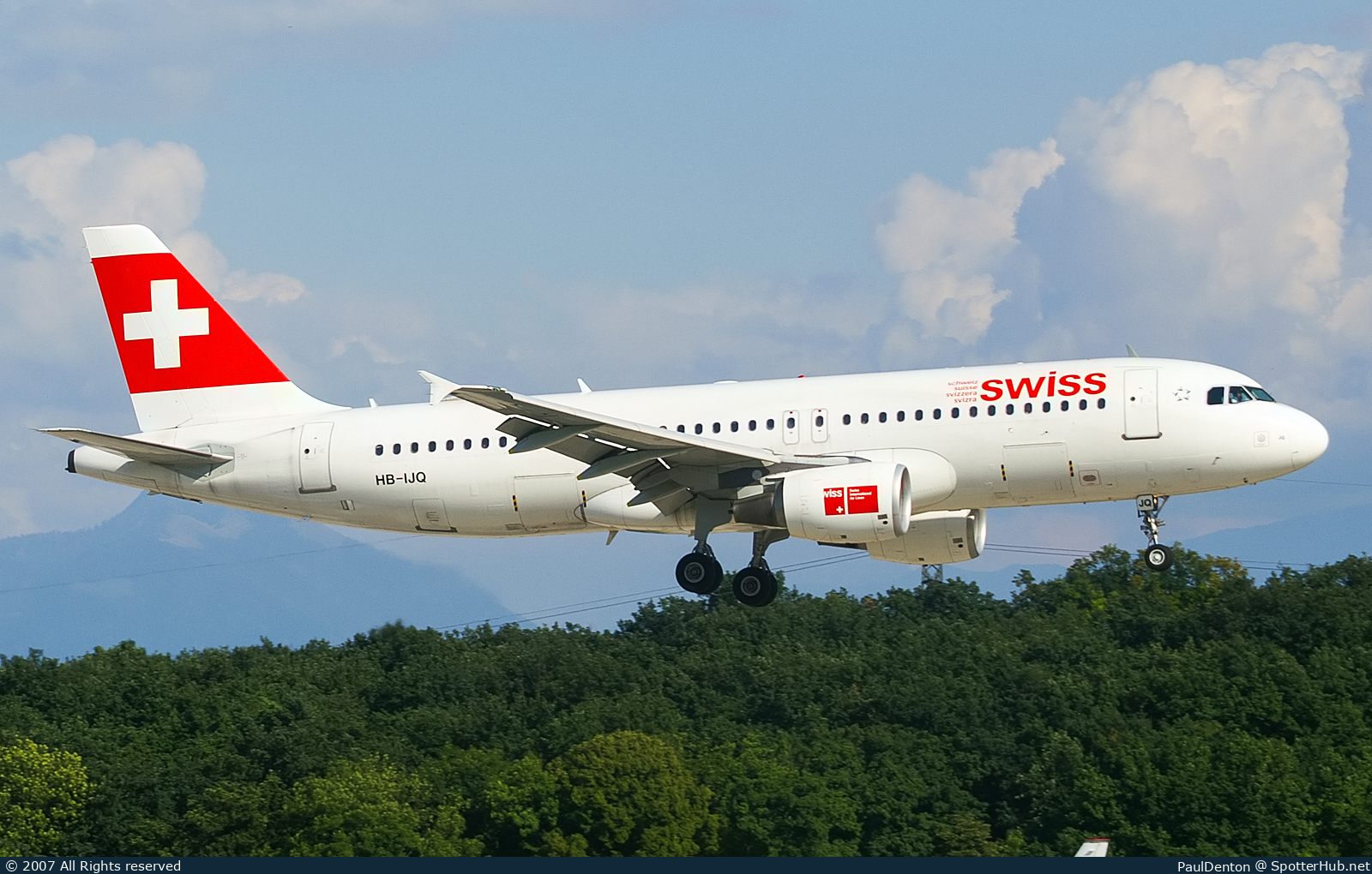 Photo of HB-IJQ - Airbus A320-214 operated by Swiss International Air Lines