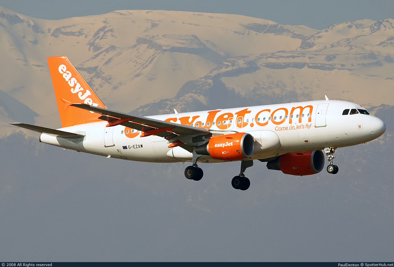 Photo of G-EZAW - Airbus A319-111 operated by easyJet