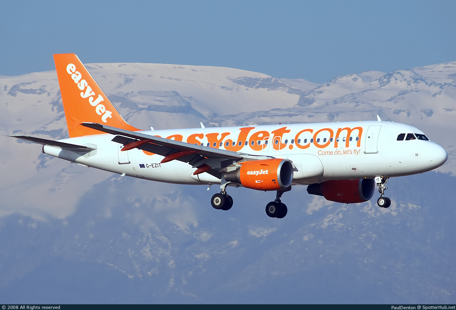 Photo of G-EZIT - Airbus A319-111 operated by easyJet