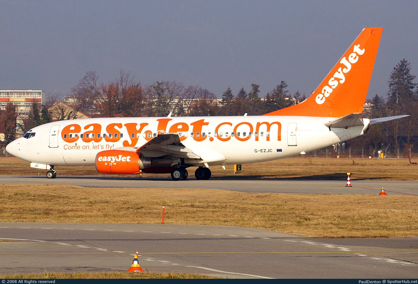 Photo of G-EZJC - Boeing 737-73V operated by easyJet