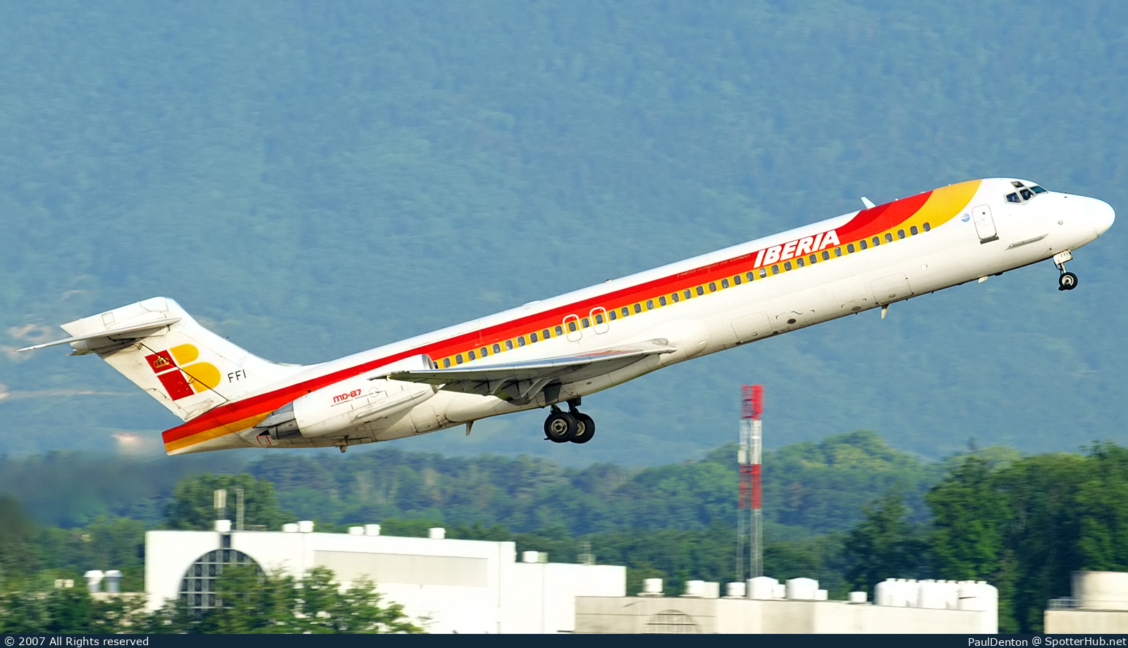 Photo of EC-FFI - McDonnell Douglas MD-87 operated by Iberia