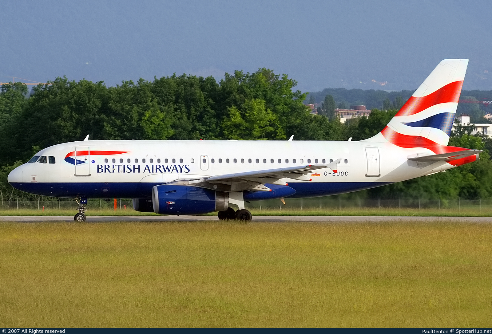 Photo of G-EUOC - Airbus A319-131 operated by British Airways