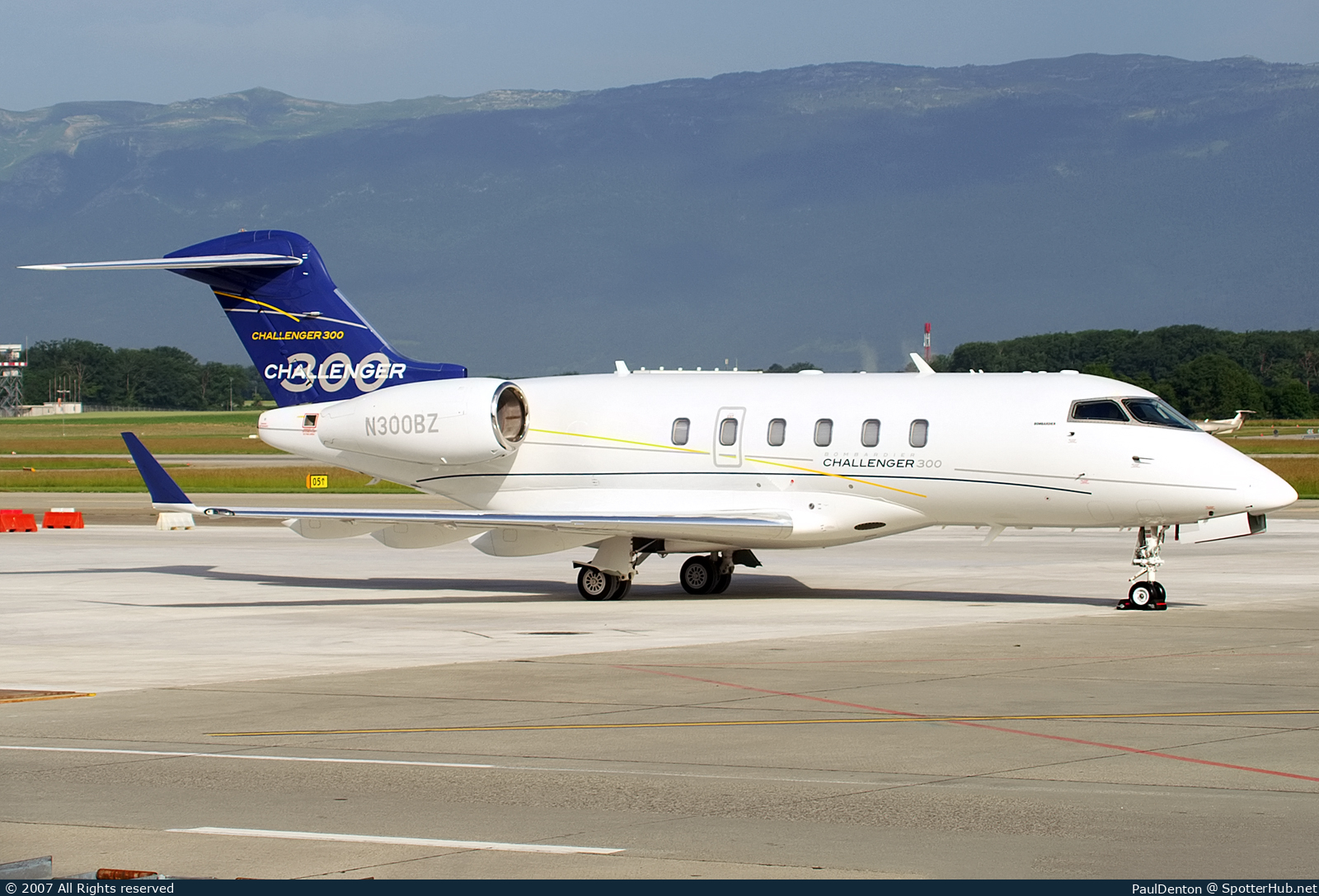 Photo of N300BZ - Bombardier Challenger 350 operated by Bozzuto's