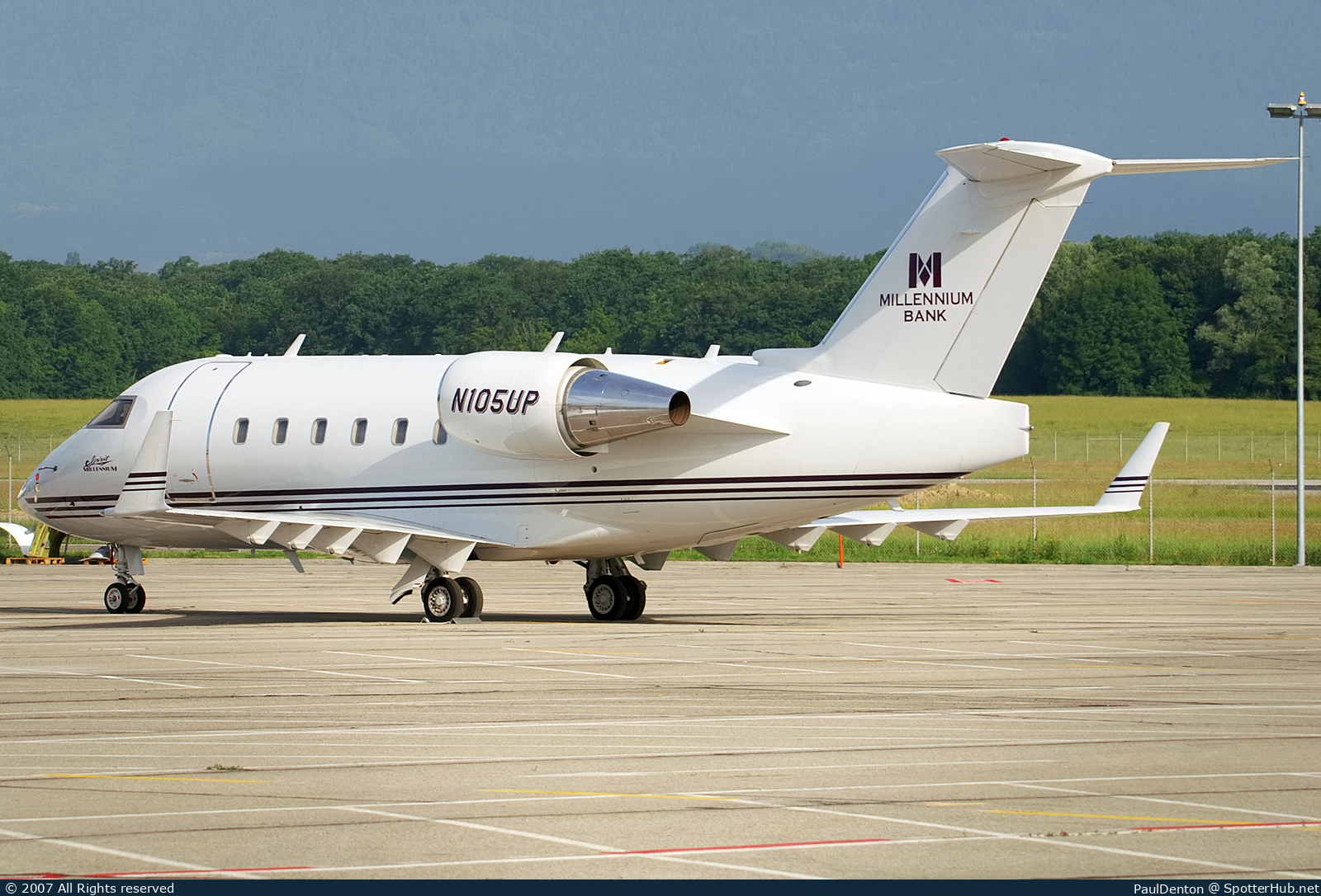 Photo of N105UP - Bombardier Challenger 601-3A operated by Private
