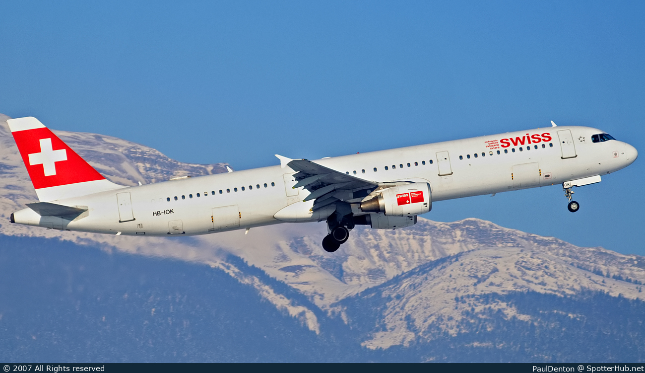 Photo of HB-IOK - Airbus A321-111 operated by Swiss International Air Lines