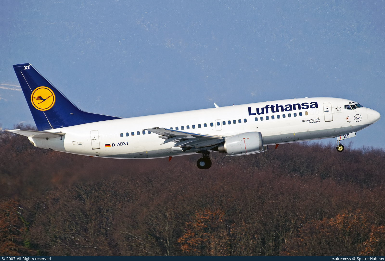 Photo of D-ABXT - Boeing 737-330 operated by Lufthansa