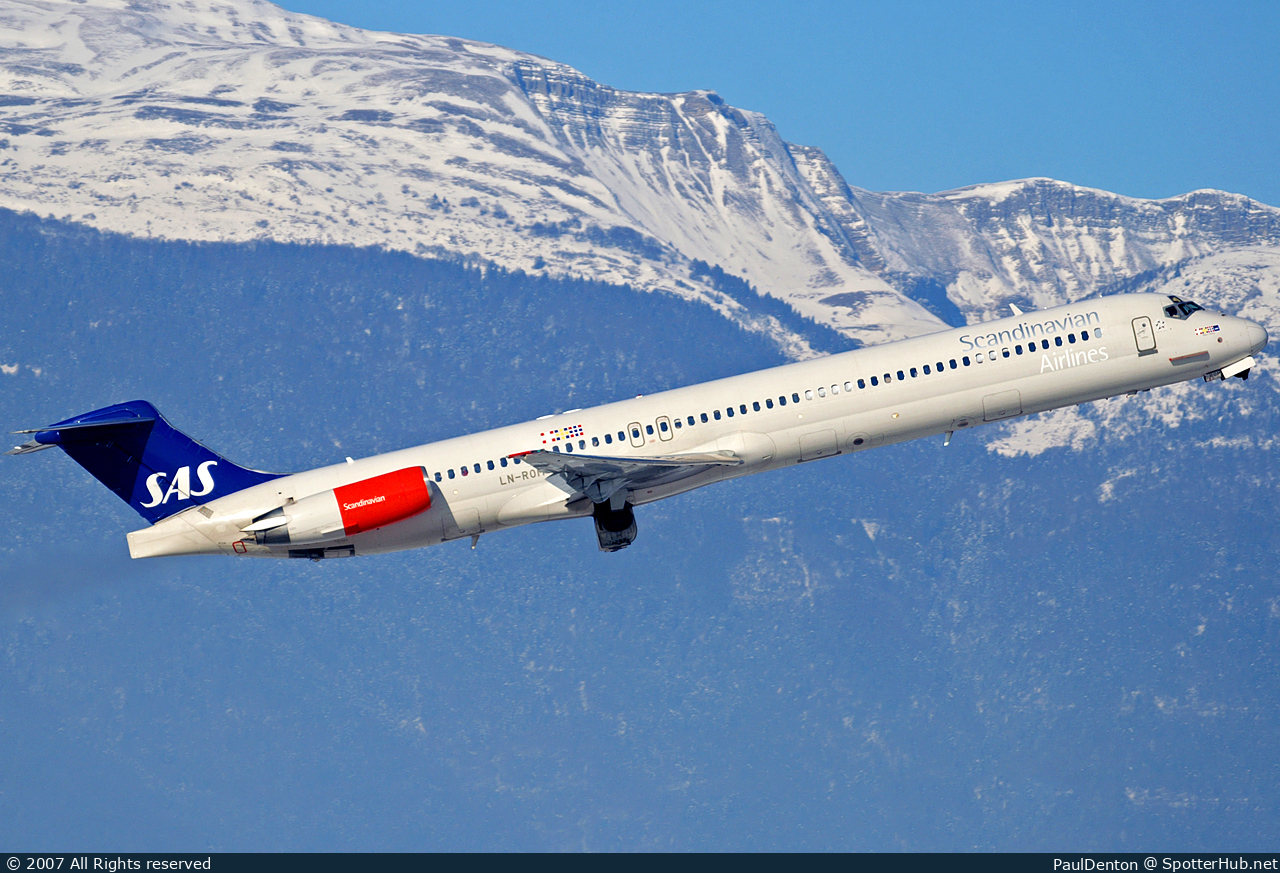 Photo of LN-ROM - McDonnell Douglas MD-81 operated by SAS Scandinavian Airlines