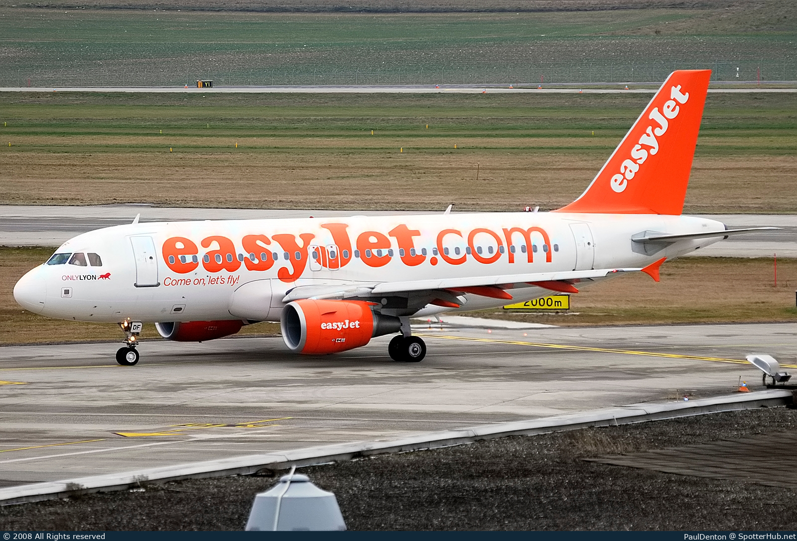 Photo of G-EZDF - Airbus A319-111 operated by easyJet