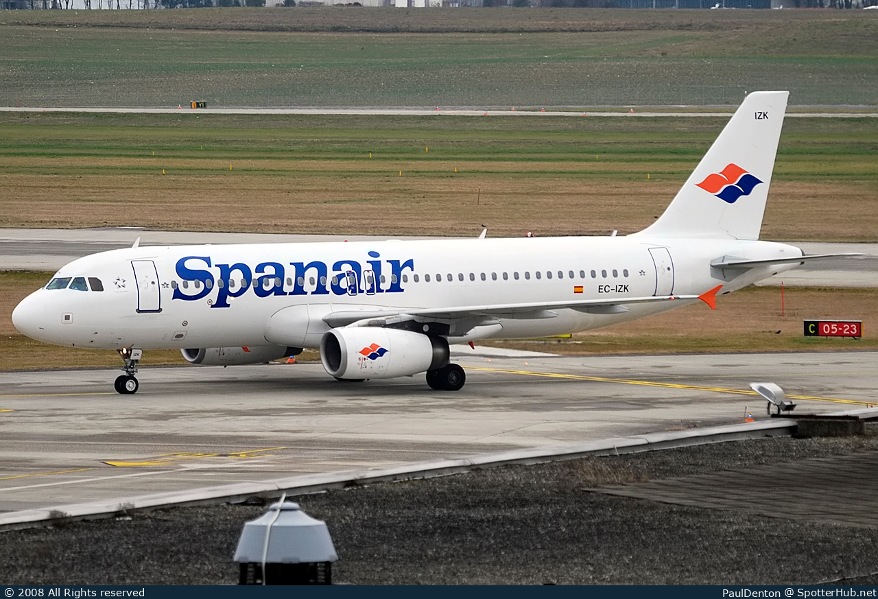Photo of EC-IZK - Airbus A320-232 operated by Spanair