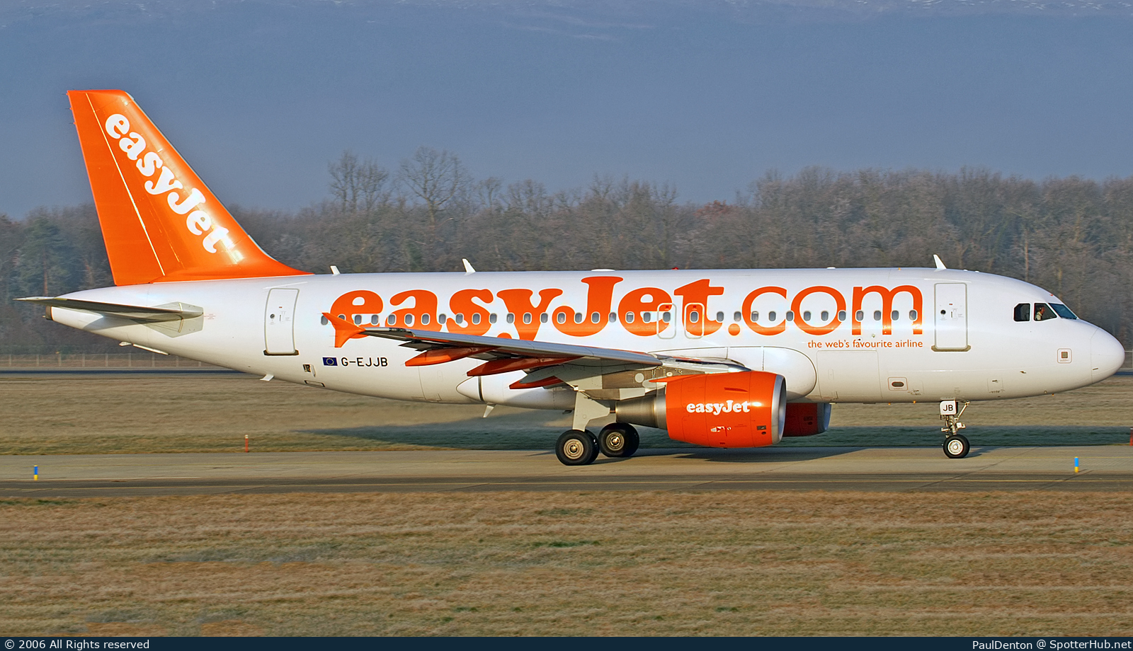 Photo of G-EJJB - Airbus A319-111 operated by easyJet