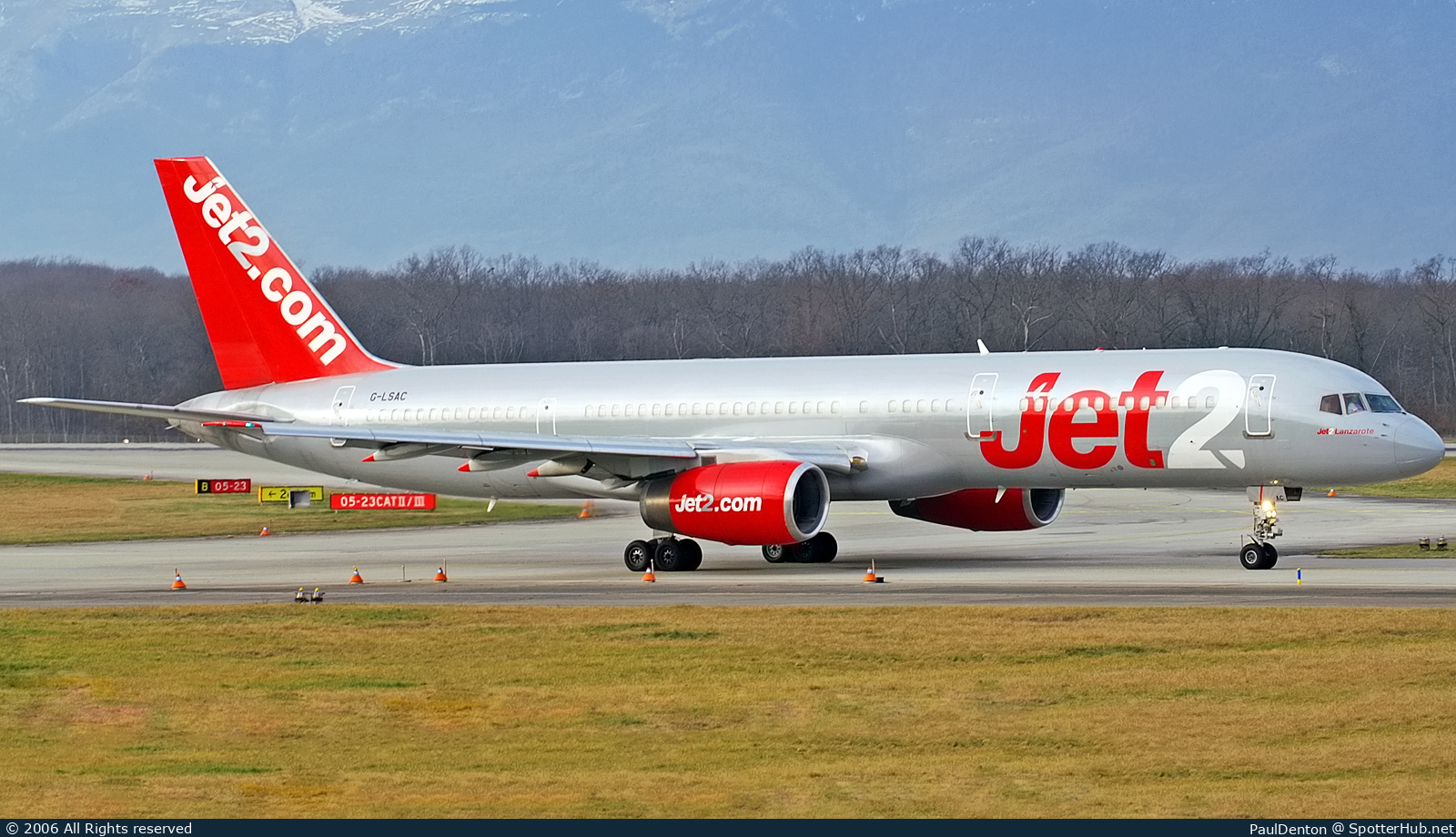 Photo of G-LSAC - Boeing 757-23A operated by Jet2