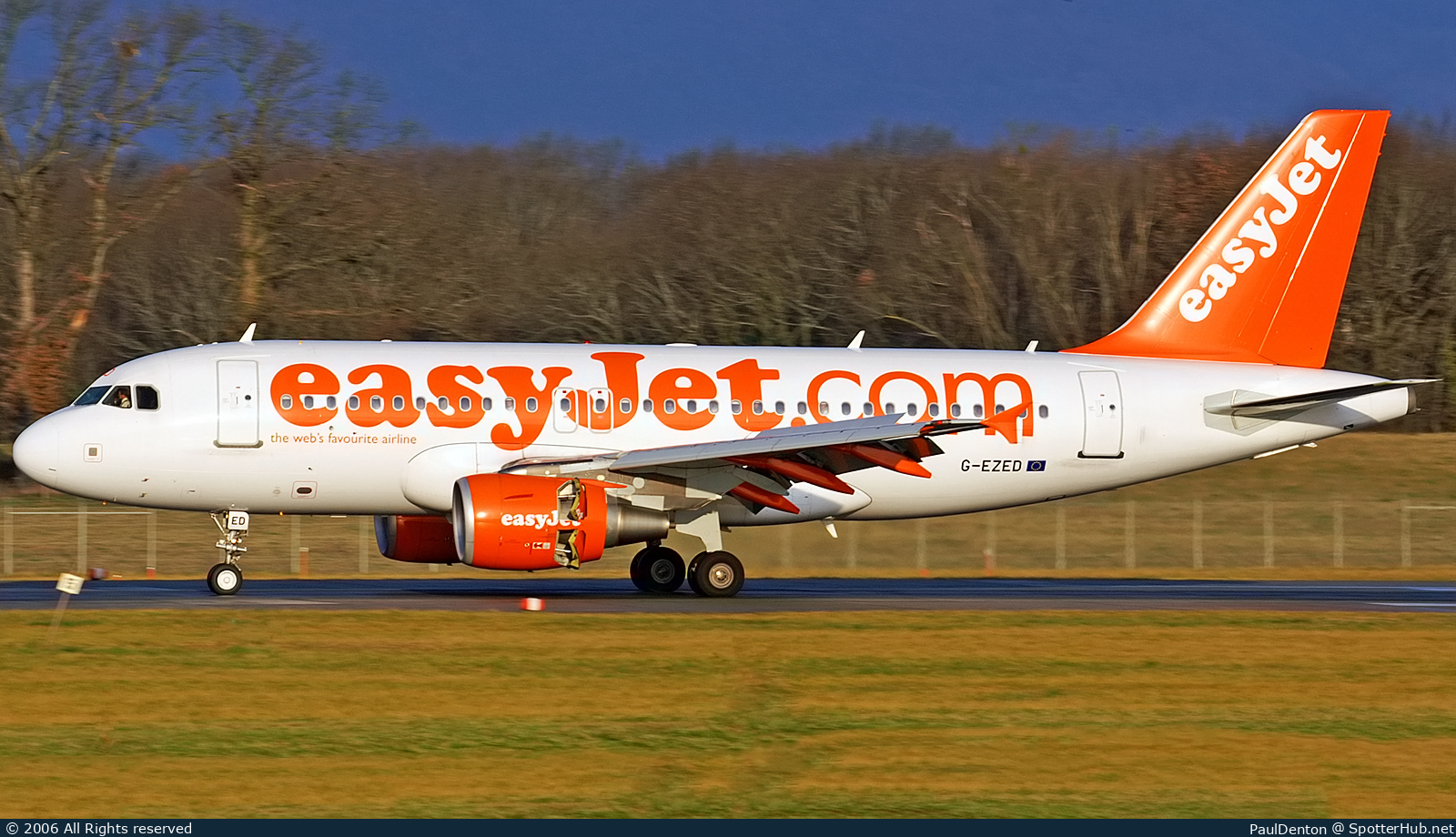 Photo of G-EZED - Airbus A319-111 operated by easyJet