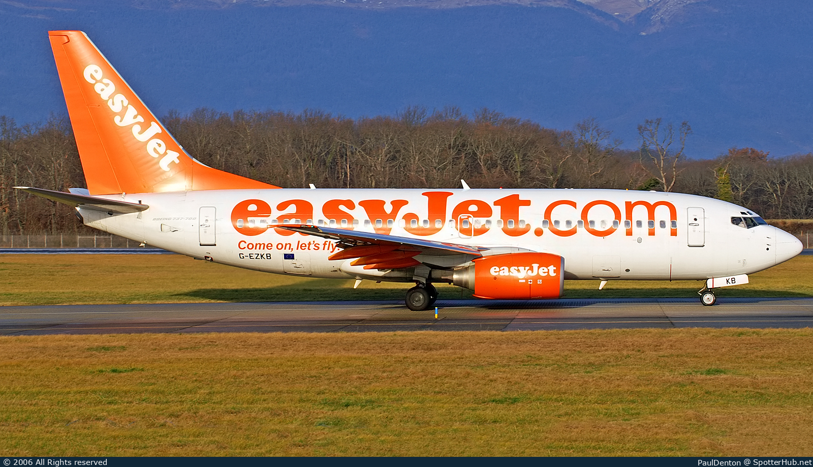 Photo of G-EZKB - Boeing 737-73V operated by easyJet