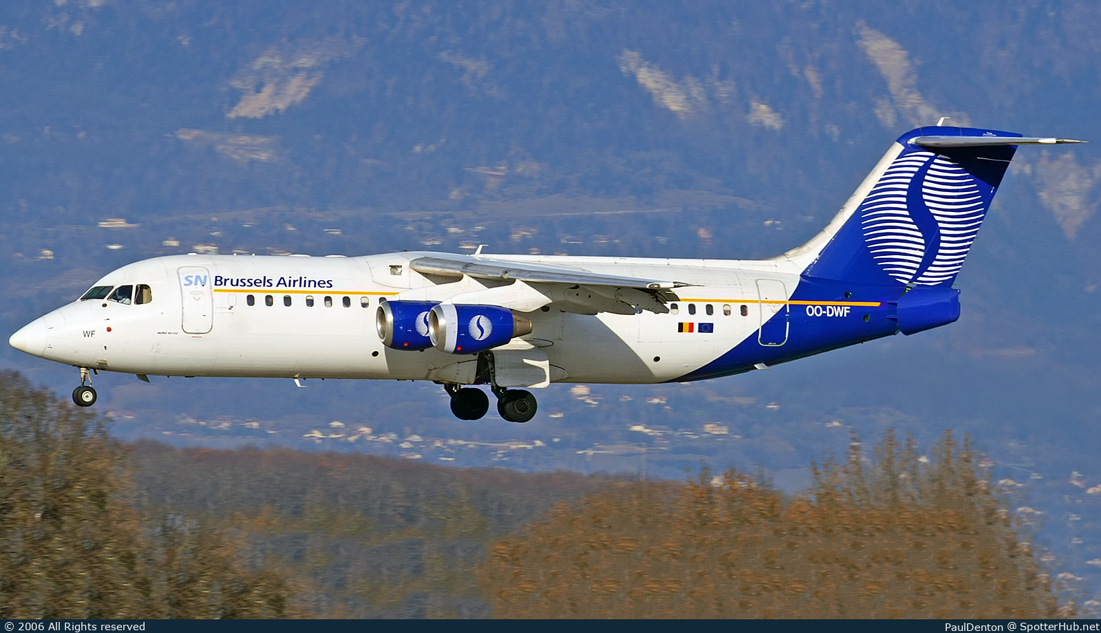 Photo of OO-DWF - British Aerospace Avro RJ100 operated by SN Brussels Airlines