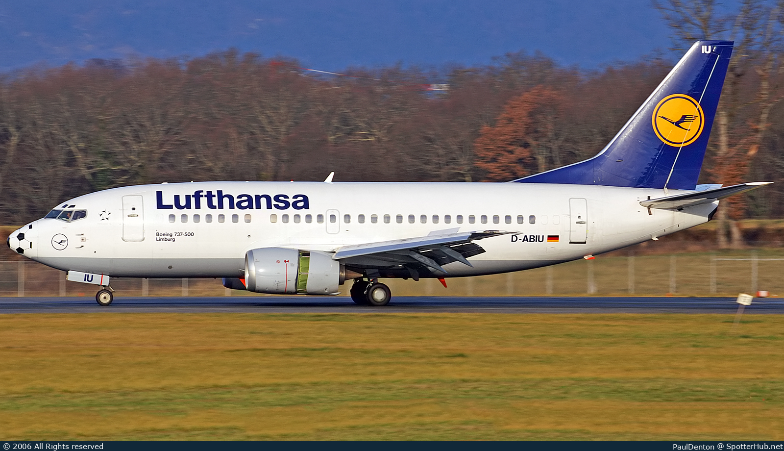 Photo of D-ABIU - Boeing 737-530 operated by Lufthansa