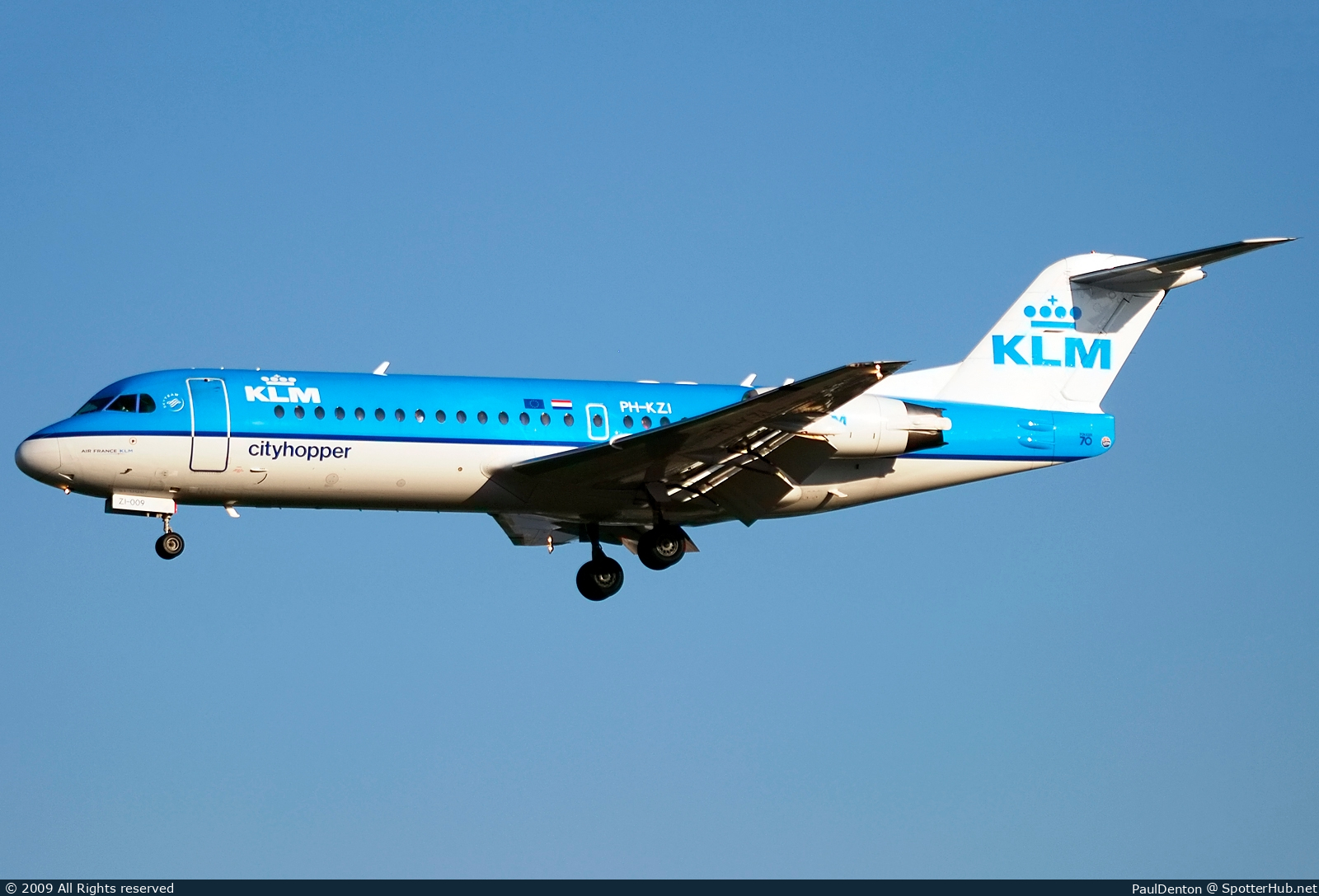 Photo of PH-KZI - Fokker 70 operated by KLM Cityhopper