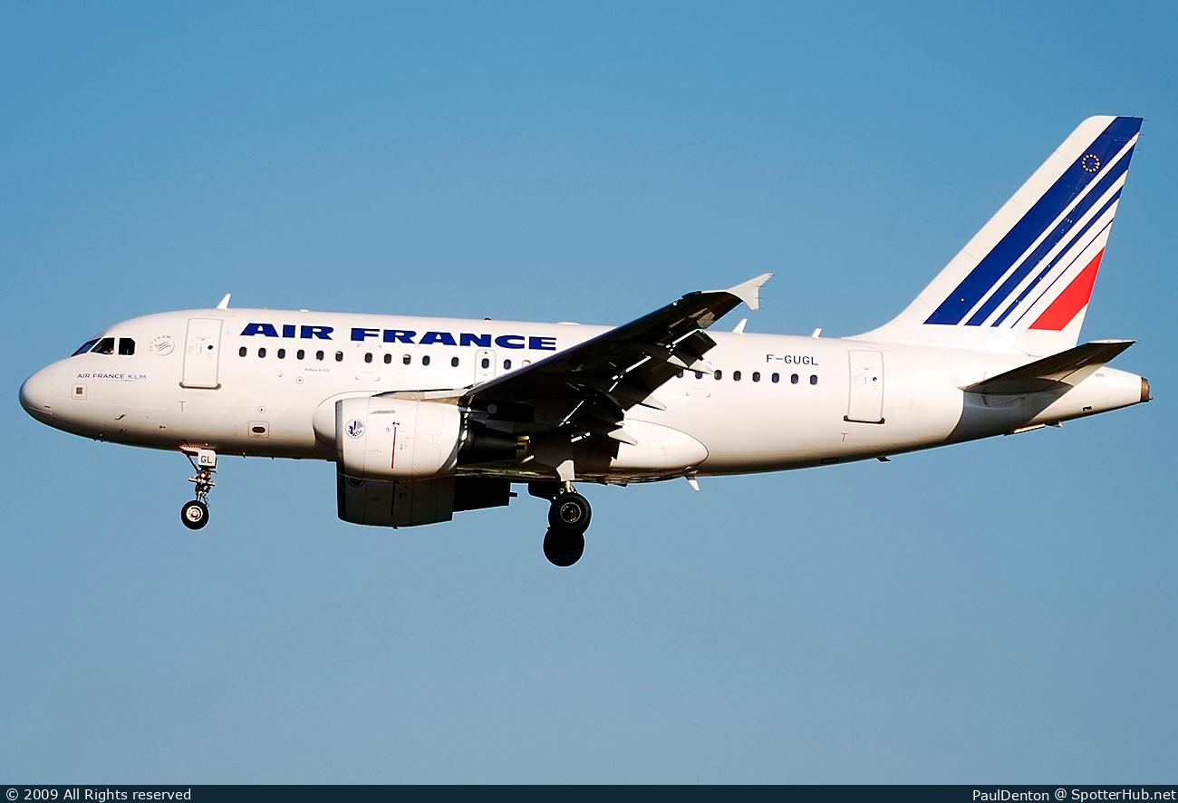 Photo of F-GUGL - Airbus A318-111 operated by Air France