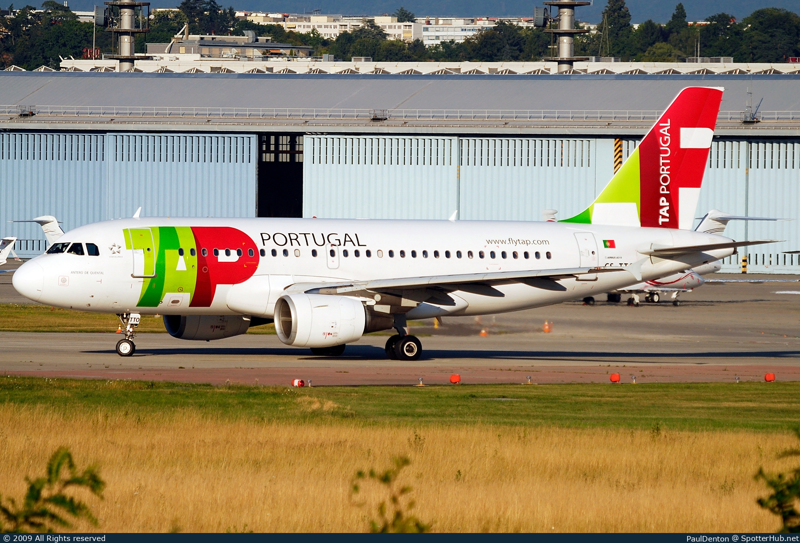 Photo of CS-TTO - Airbus A319-111 operated by TAP Air Portugal
