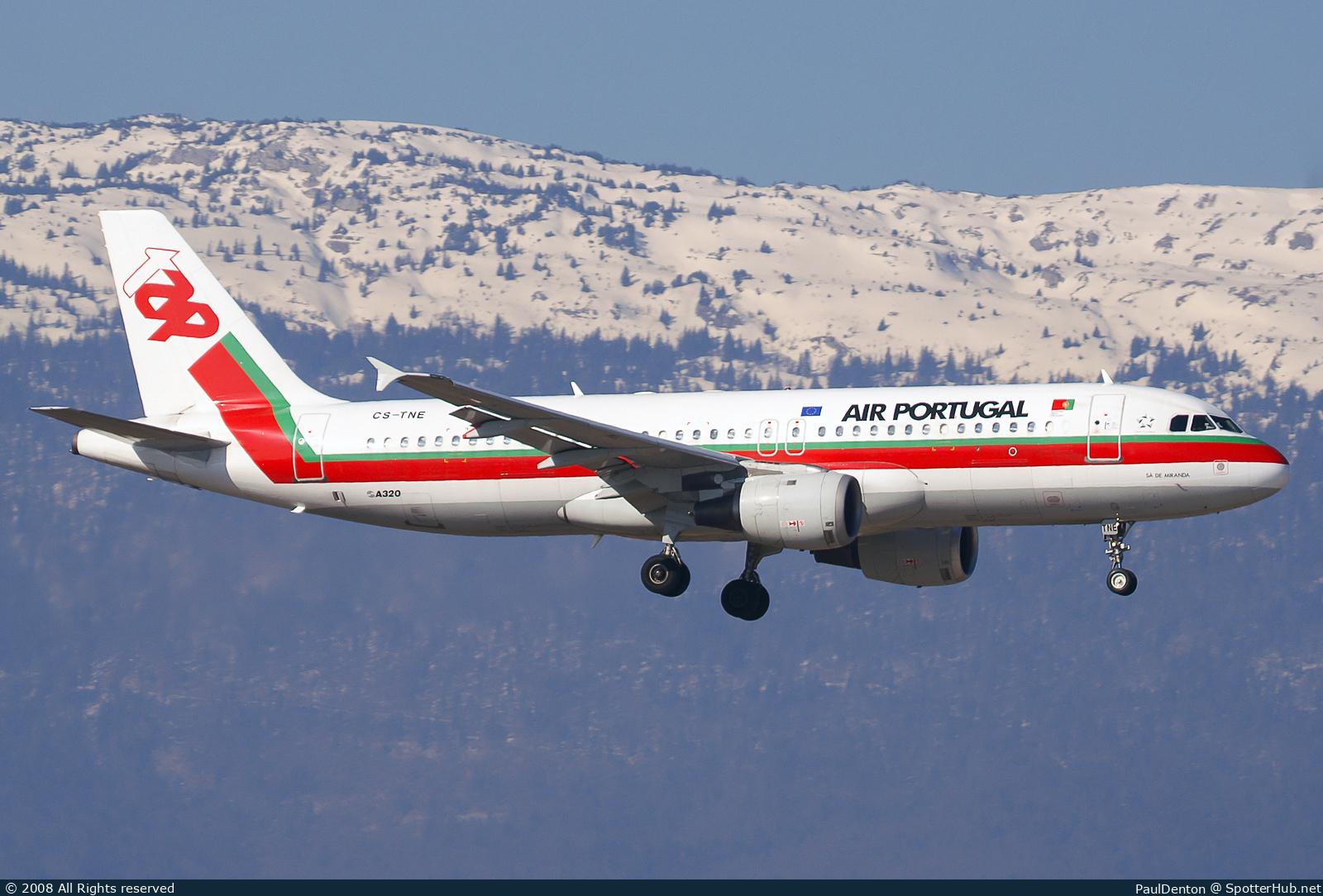 Photo of CS-TNE - Airbus A320-212 operated by TAP Air Portugal