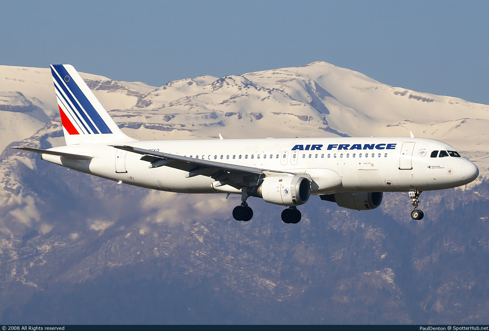 Photo of F-GFKQ - Airbus A320-111 operated by Air France