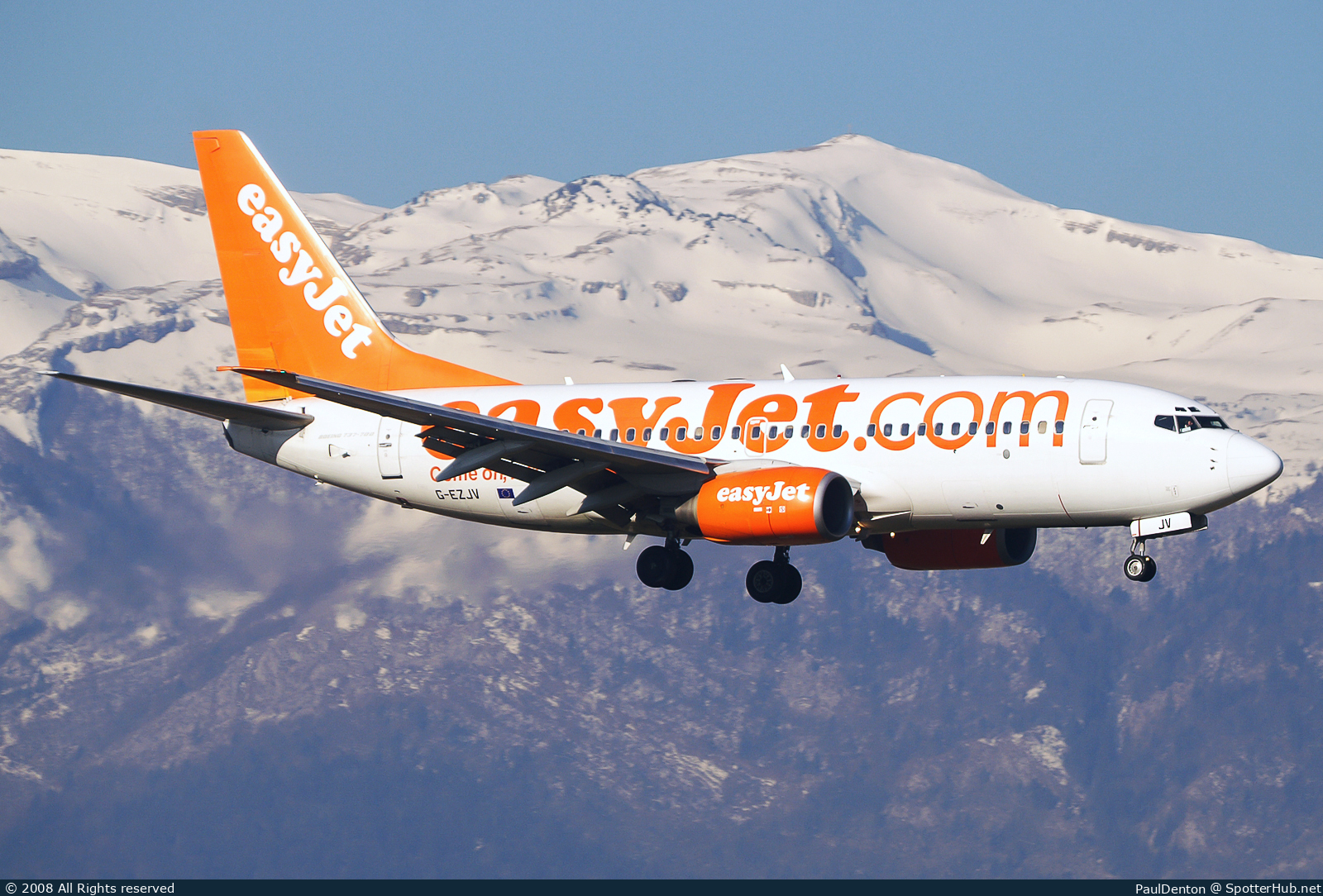 Photo of G-EZJV - Boeing 737-73V operated by easyJet