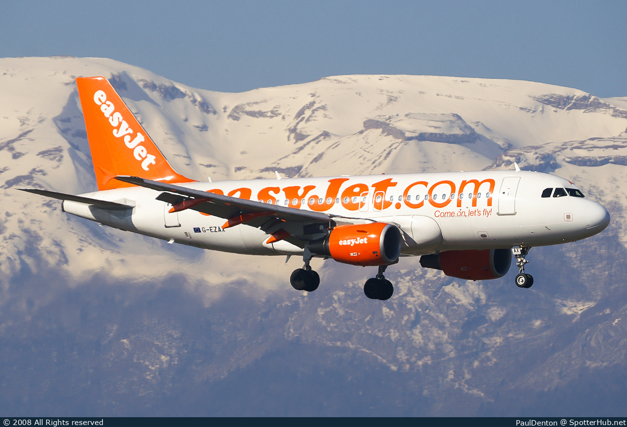 Photo of G-EZAX - Airbus A319-111 operated by easyJet