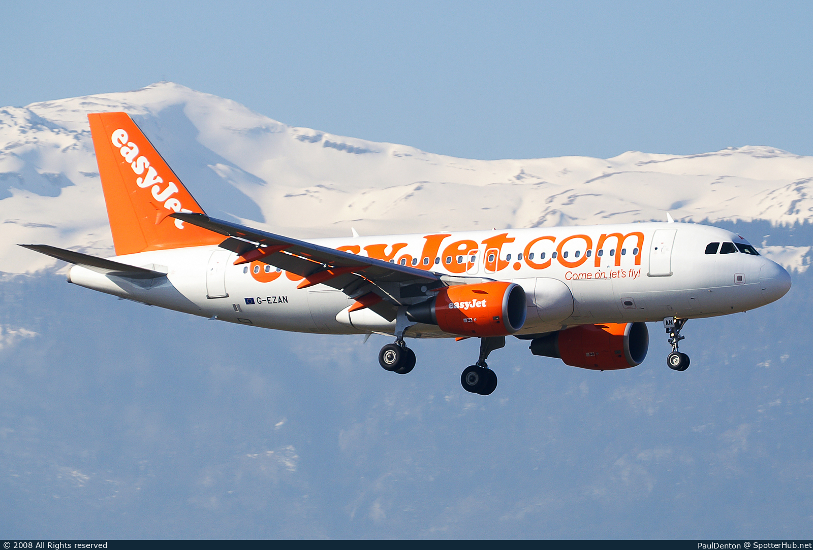 Photo of G-EZAN - Airbus A319-111 operated by easyJet