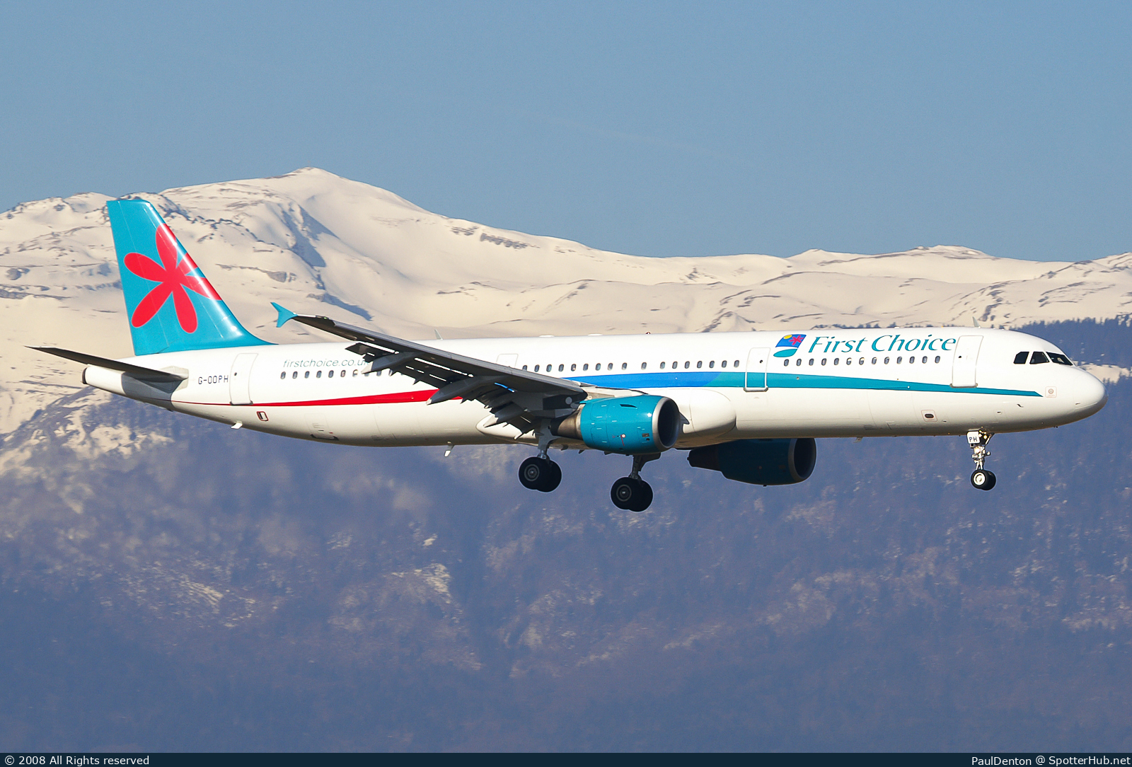 Photo of G-OOPH - Airbus A321-211 operated by First Choice Airways