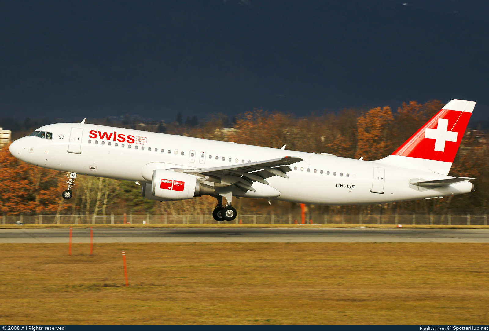 Photo of HB-IJF - Airbus A320-214 operated by Swiss International Air Lines